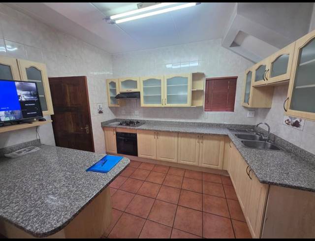 3 BEDROOM TOWNHOUSE FOR SALE IN VANDERBIJLPARK